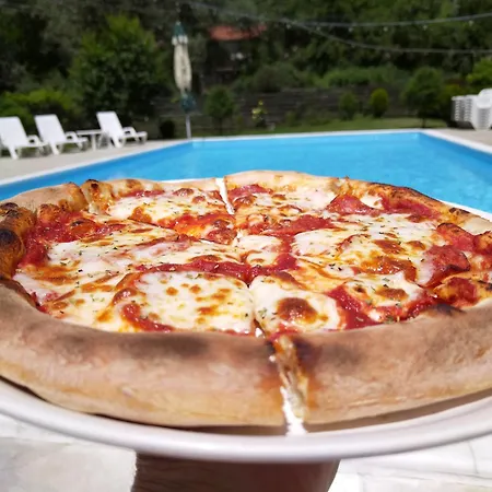 маймун дере-басейн, хотел, италианска пица * Svoge