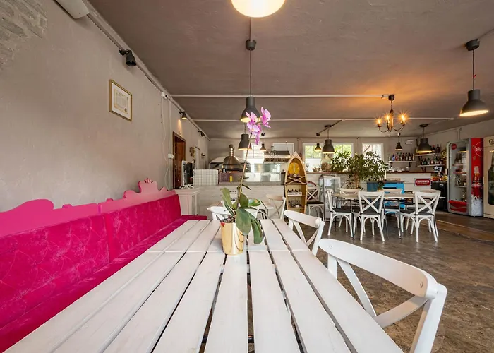 маймун дере-басейн, хотел, италианска пица